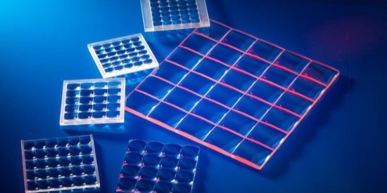 玻璃與不鏽鋼如何進行真（zhēn）空鍍膜退鍍呢？