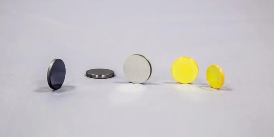 選擇砷化镓清洗劑快速去除有機物、粉塵以及氧化層