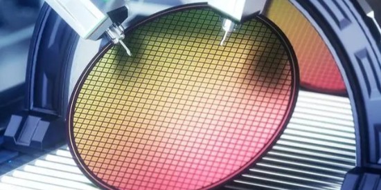 如何用晶圓清洗劑去除芯片表麵汙垢