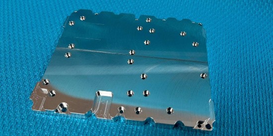 為什麽不鏽鋼油汙清（qīng）洗劑要搭配超聲波清洗方式（shì）