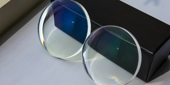 光學鏡片退（tuì）鍍液是鏡（jìng）片工廠鍍膜返工的理想（xiǎng）藥水選擇（zé）