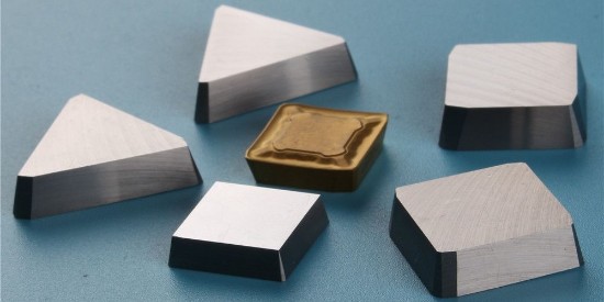 去除硬質合金刀（dāo）片表麵的TiAlN塗層的堿性退鍍（dù）液