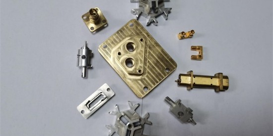 一款在金屬零部件機加工後使用的礦物油清洗劑